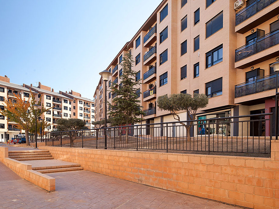Diseño de ladrillo caravista en el complejo residencial